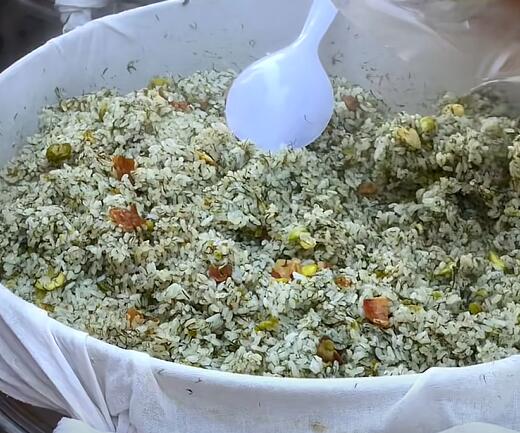 嘎洒茴香糯米饭