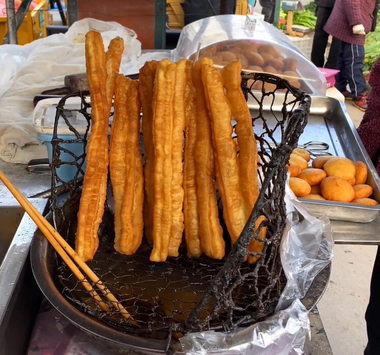 古沛镇现炸油条