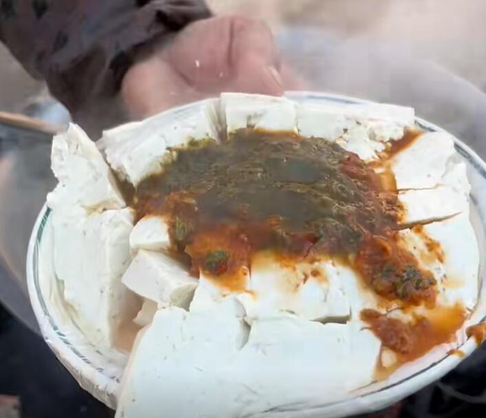古城镇当地特色热豆腐