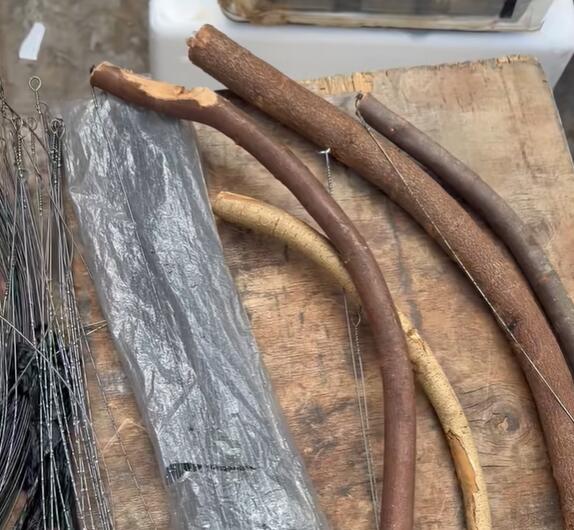 新安所镇用来锯木头的锯子