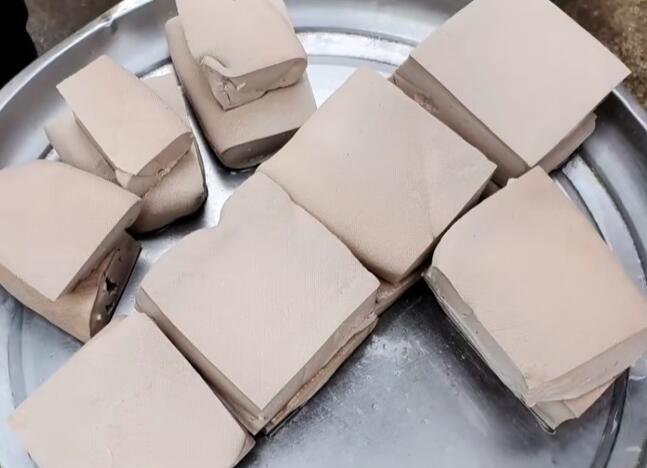 石山镇黑豆腐