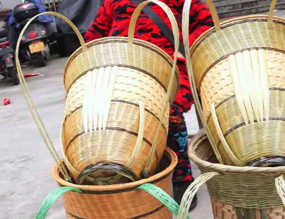 三官寺土家族乡竹编的背篼