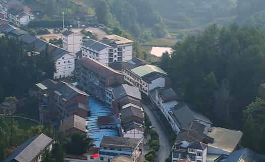 黎香湖镇