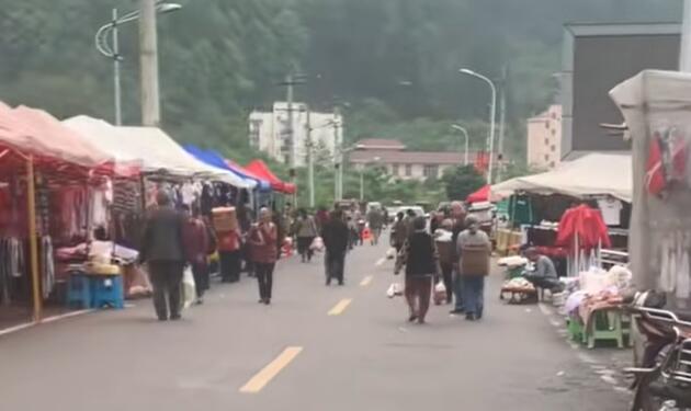 鹿窝镇集市